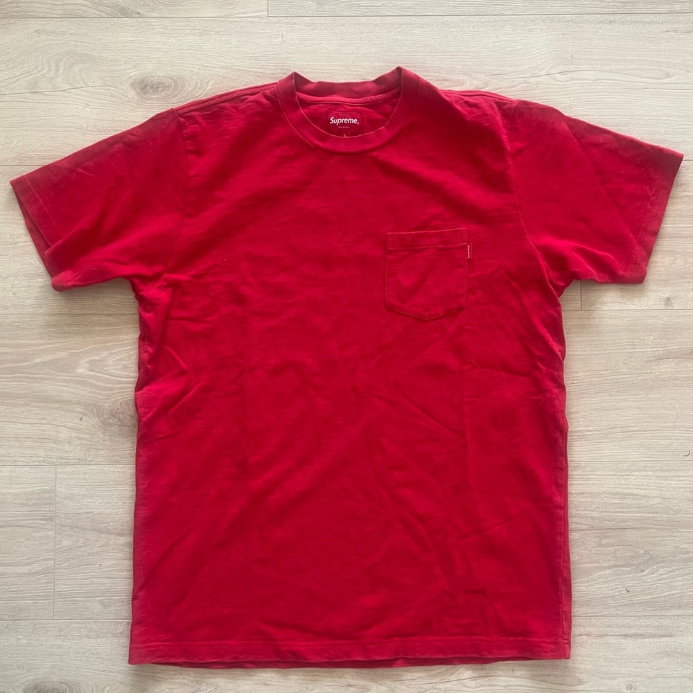 supreme red tee
